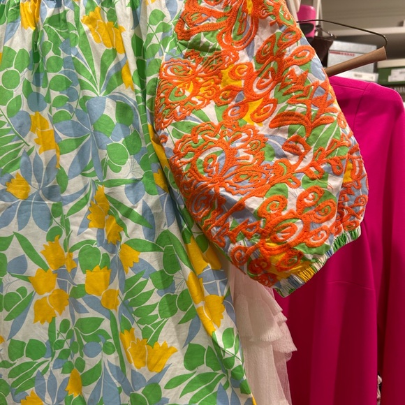 THML med floral short sleeve top - Picture 5 of 6